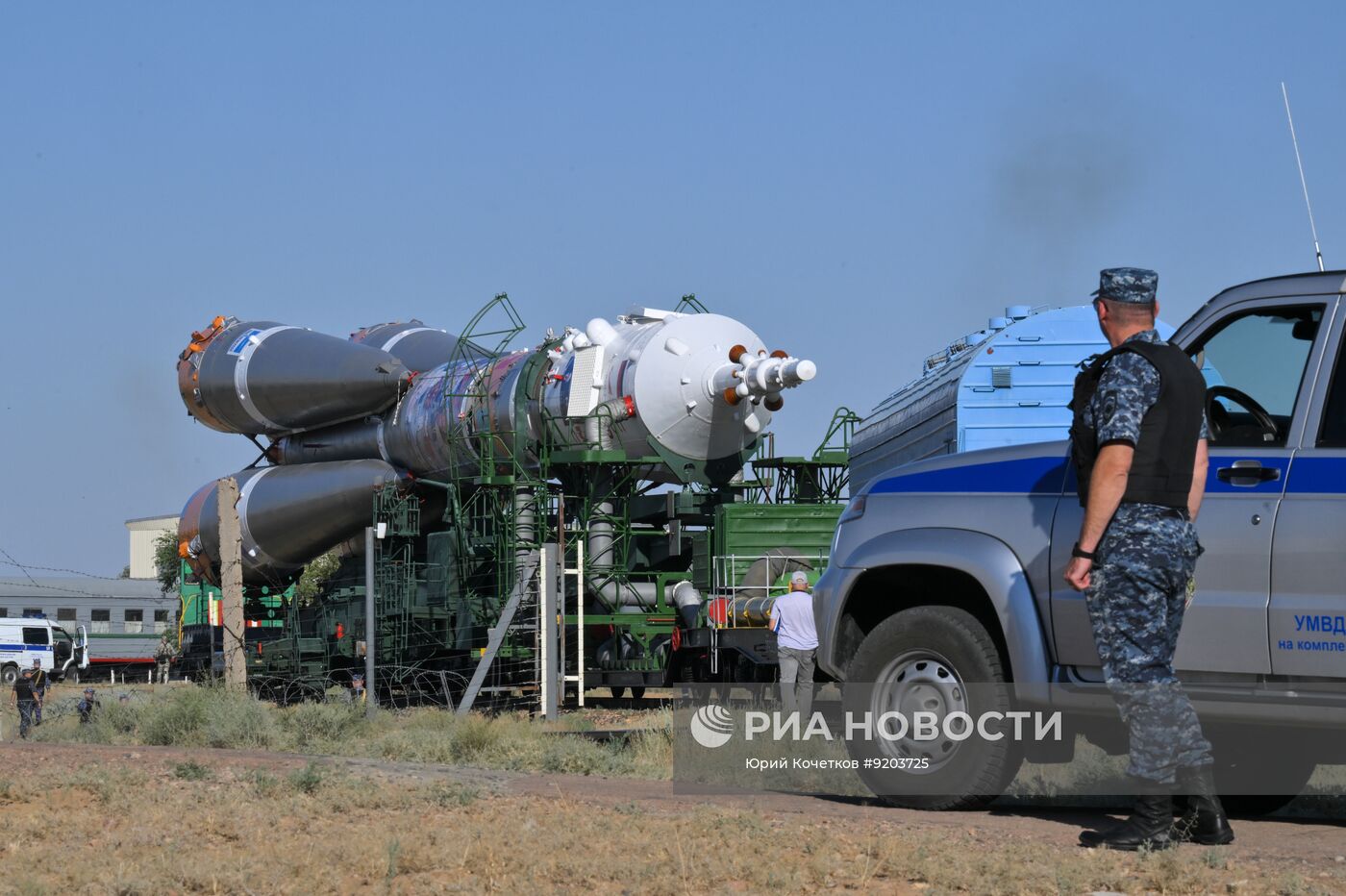 Вывоз РН "Союз-2-1а" с транспортным пилотируемым кораблем "Союз МС-29" на стартовый комплекс космодрома Байконур