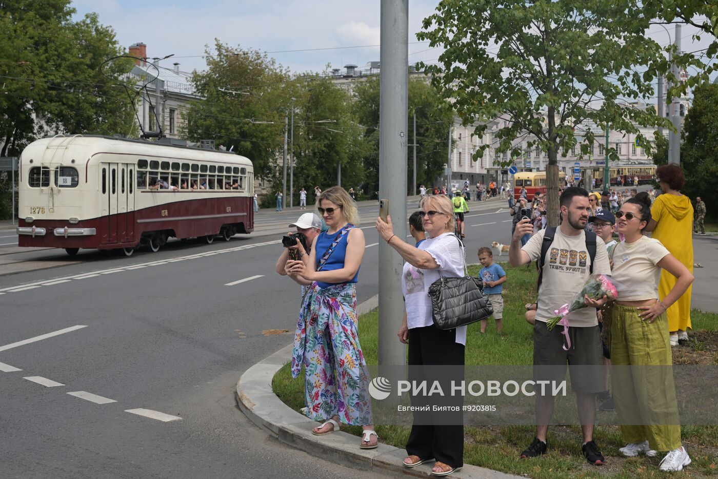 Парад ретротранспорта в Москве