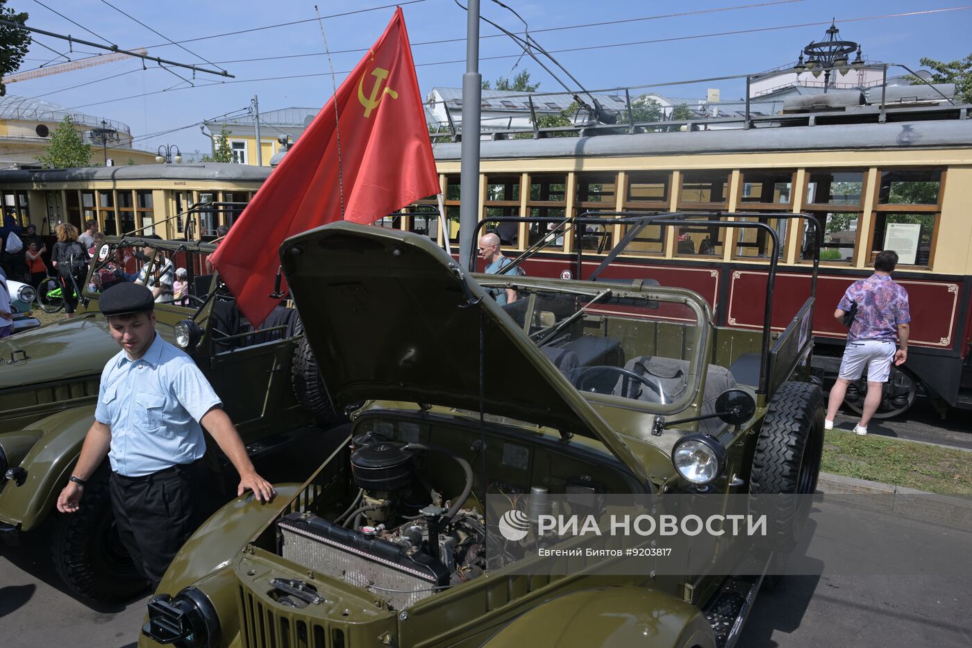 Парад ретротранспорта в Москве