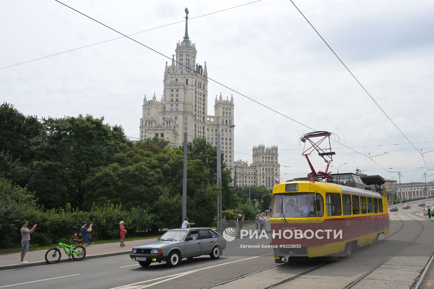 Парад ретротранспорта в Москве