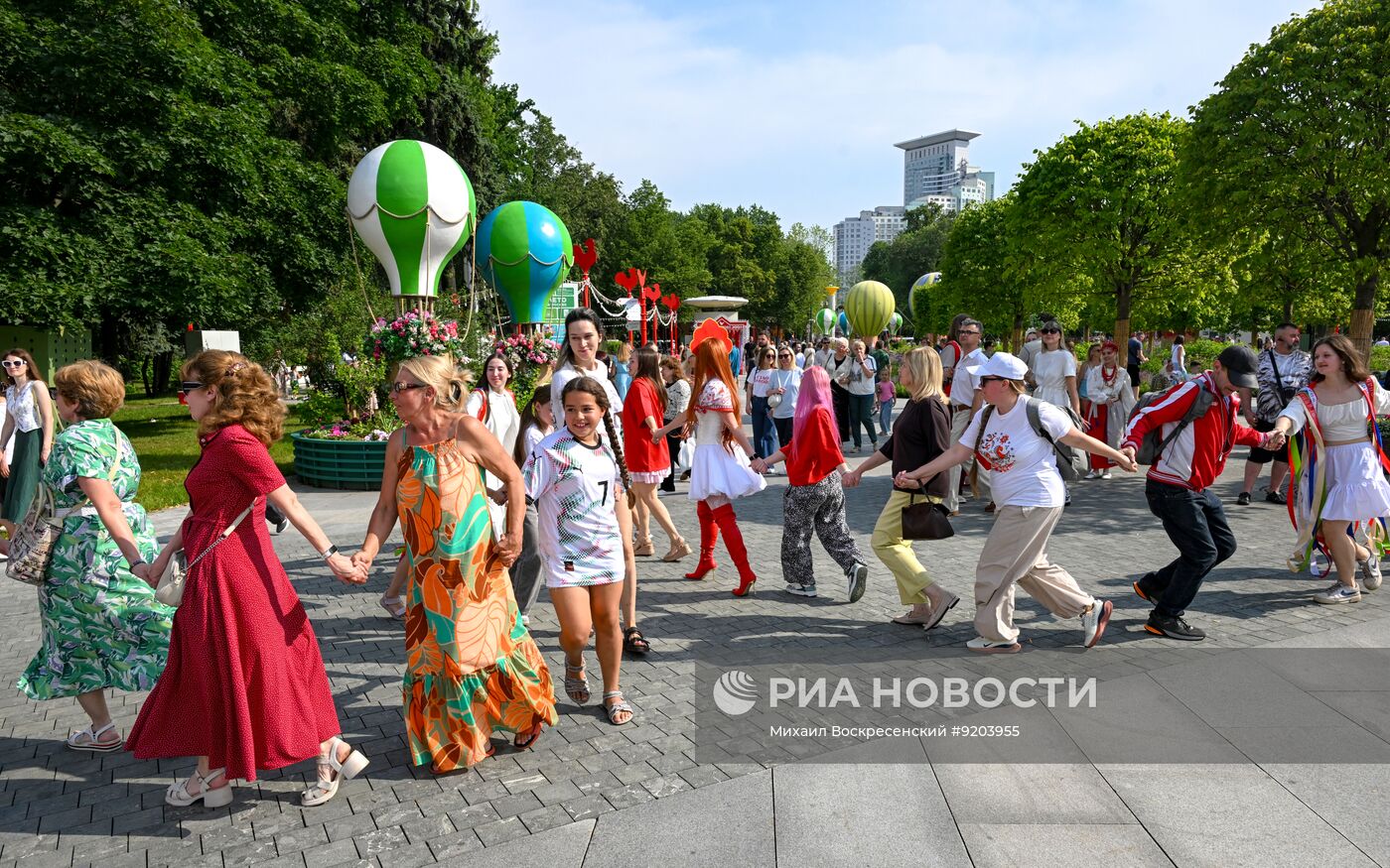 Фестиваль нового русского стиля "Фолково" в Москве