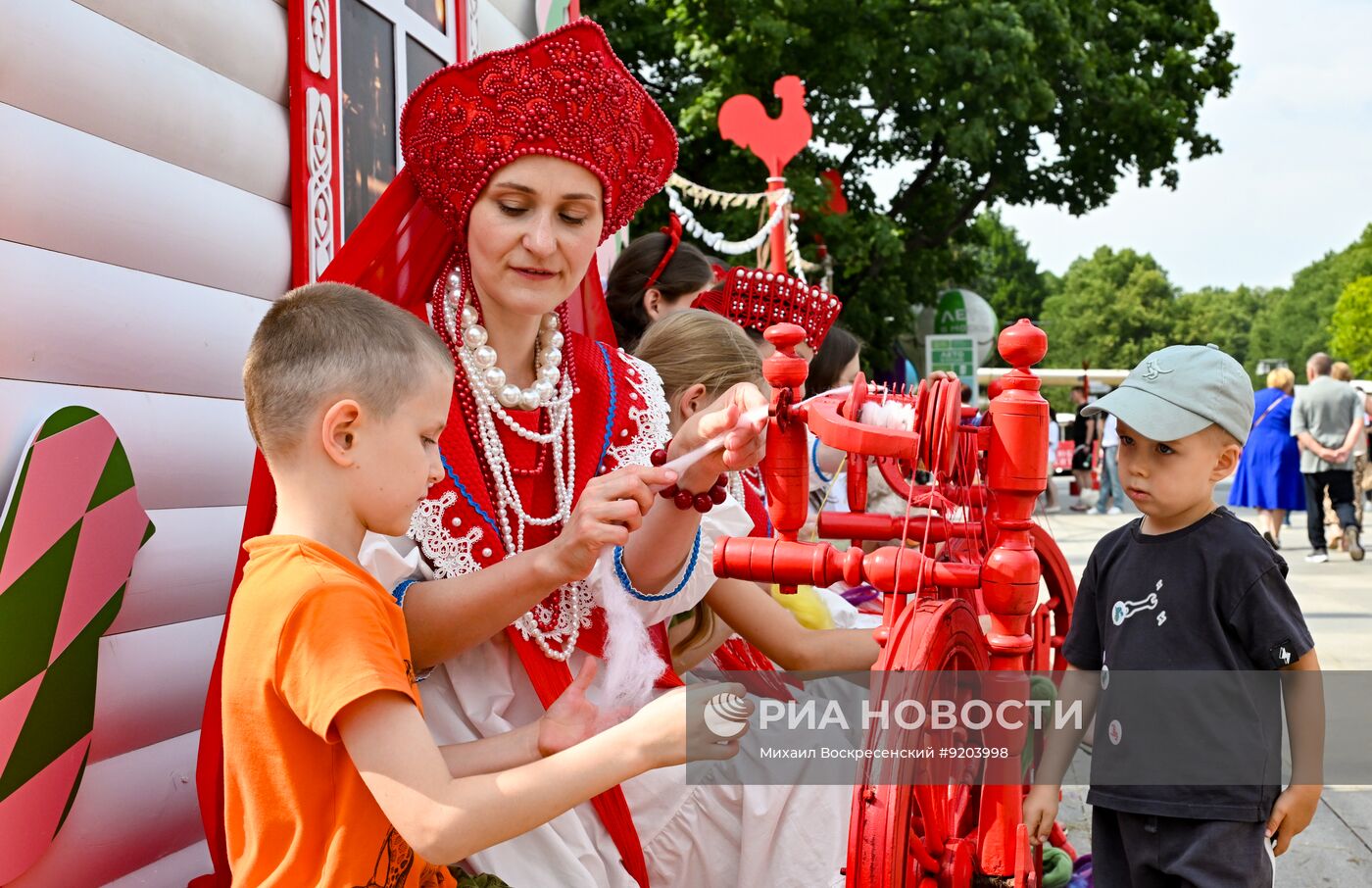 Фестиваль нового русского стиля "Фолково" в Москве