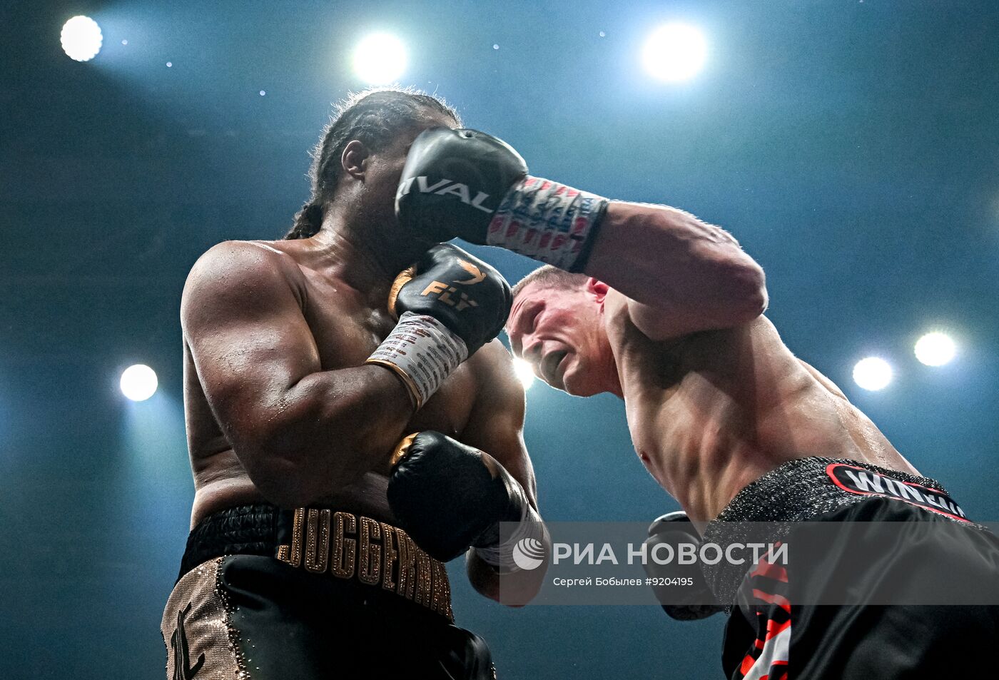 Вечер мирового бокса в Москве