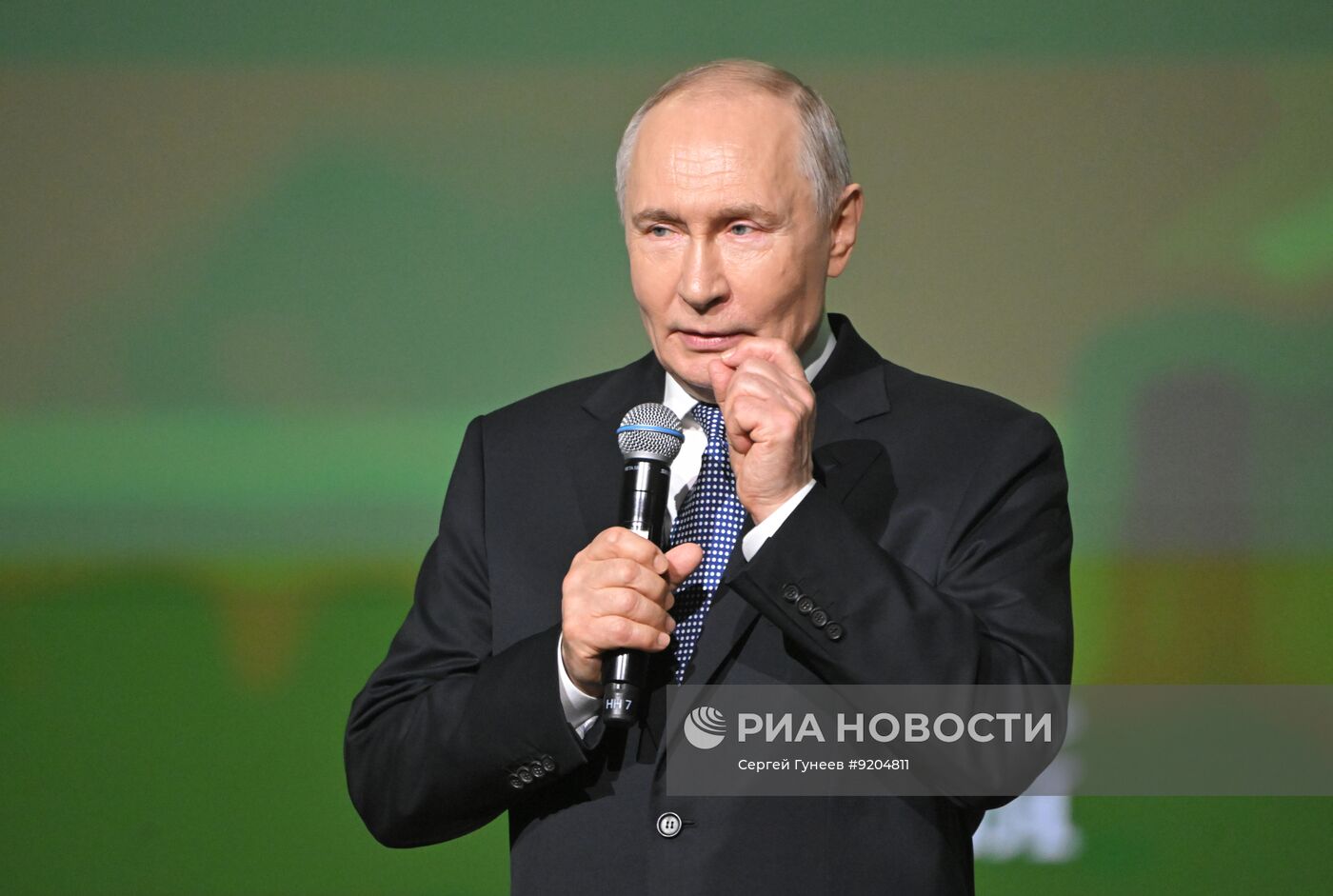 Награждение лауреатов премии Народного фронта
