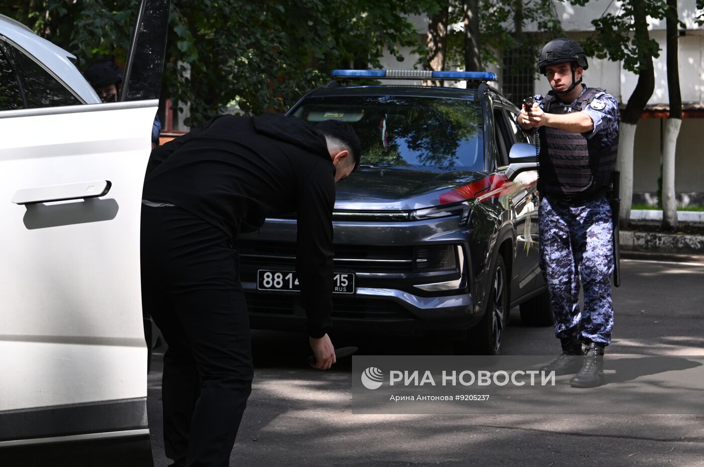 Служебная подготовка сотрудников вневедомственной охраны Росгвардии в Москве