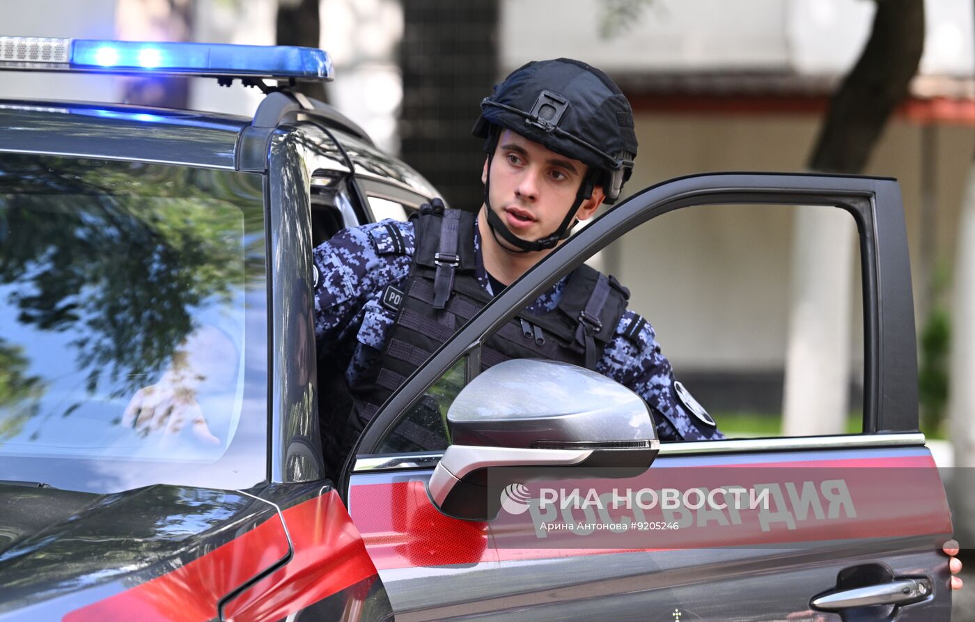 Служебная подготовка сотрудников вневедомственной охраны Росгвардии в Москве