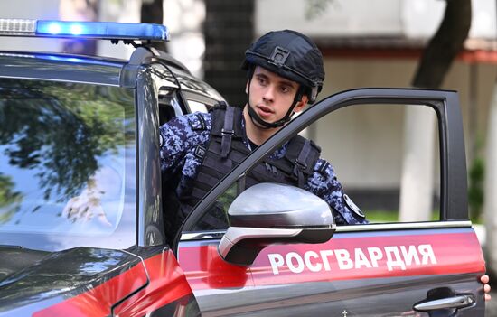 Служебная подготовка сотрудников вневедомственной охраны Росгвардии в Москве