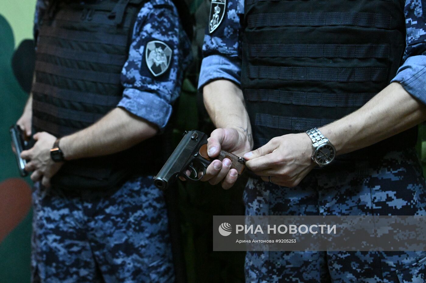 Служебная подготовка сотрудников вневедомственной охраны Росгвардии в Москве