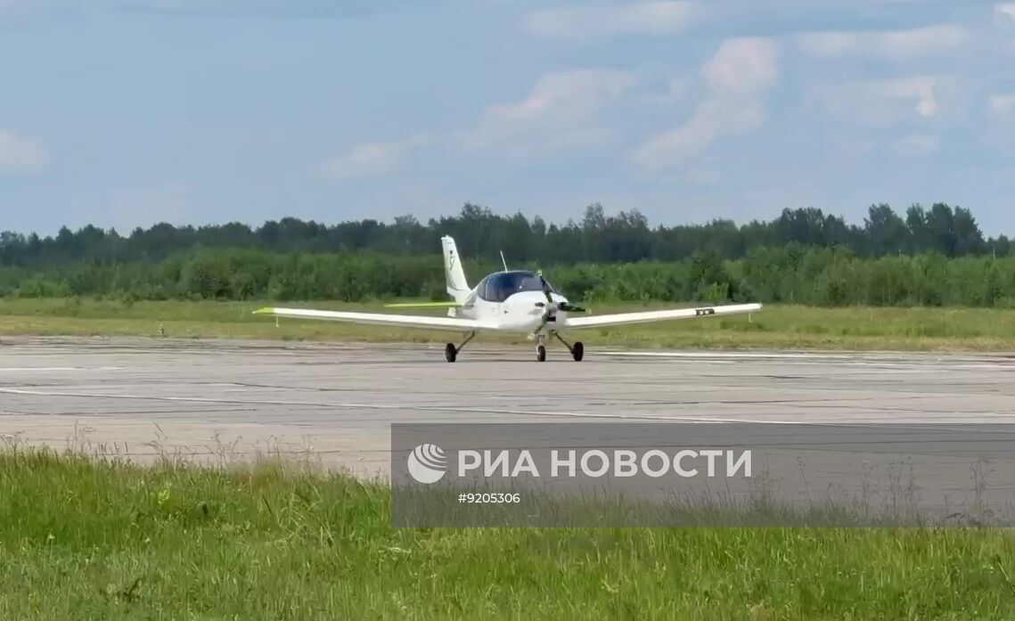 Самолет "Танго" с отечественным двигателем АПД-520 "Лидер" совершил первый полет