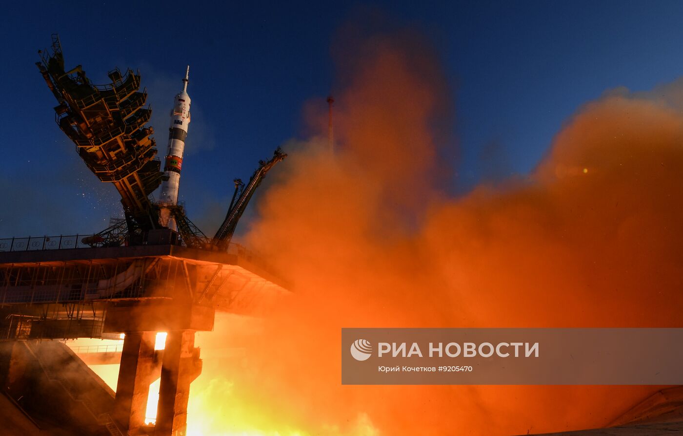 Запуск РН "Союз-2-1а" с пилотируемым кораблем "Союз МС-29" с космодрома Байконур