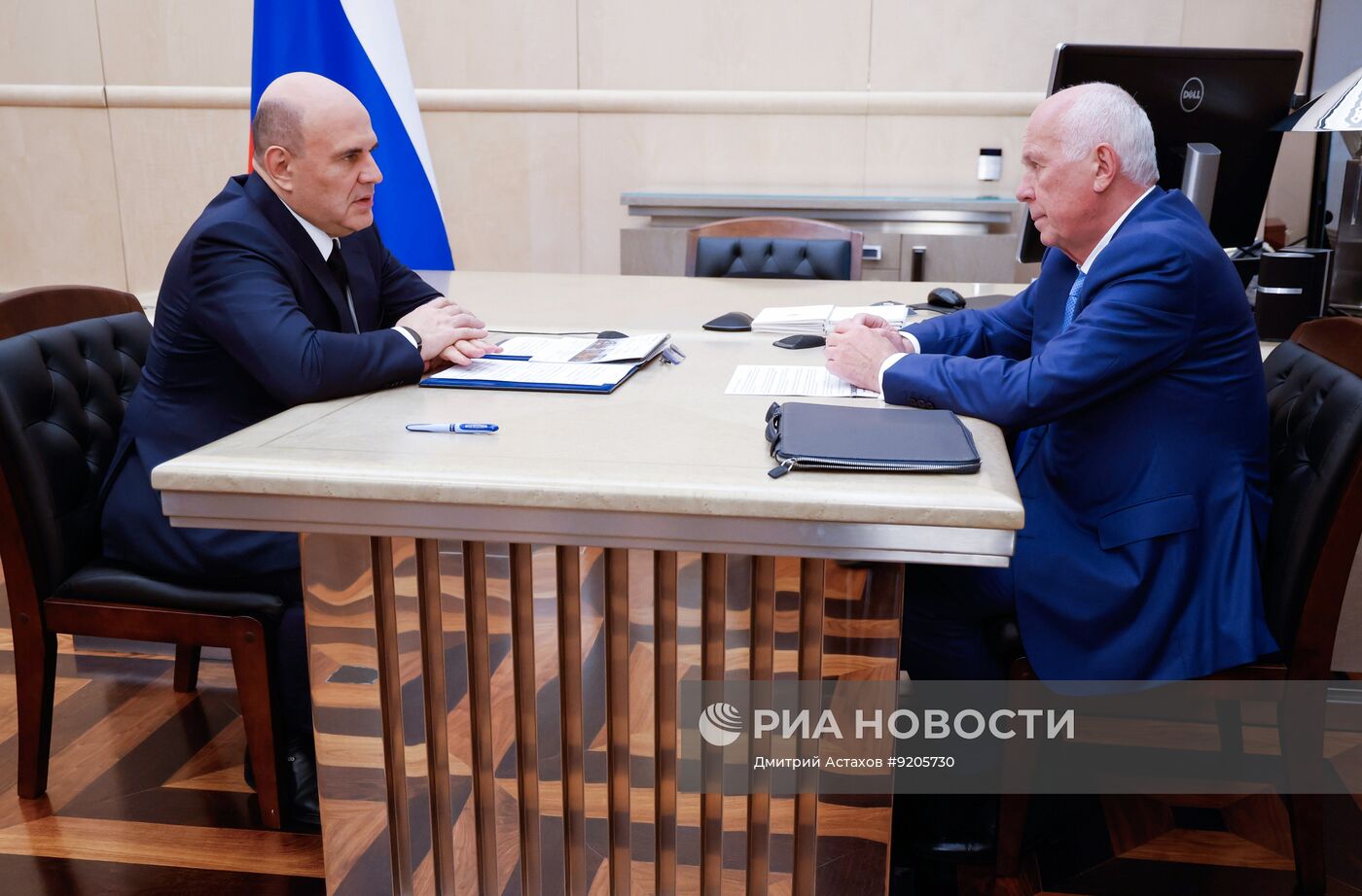 Премьер-министр Михаил Мишустин встретился с директором госкорпорации "Ростех" Сергеем Чемезовым