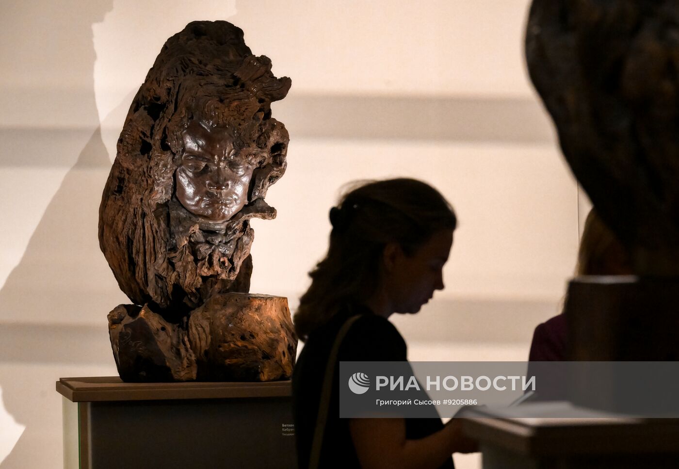 Выставка "Степан Эрьзя. Мифология скульптуры" в Москве