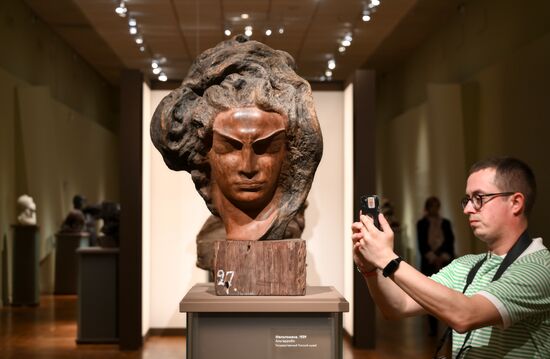 Выставка "Степан Эрьзя. Мифология скульптуры" в Москве
