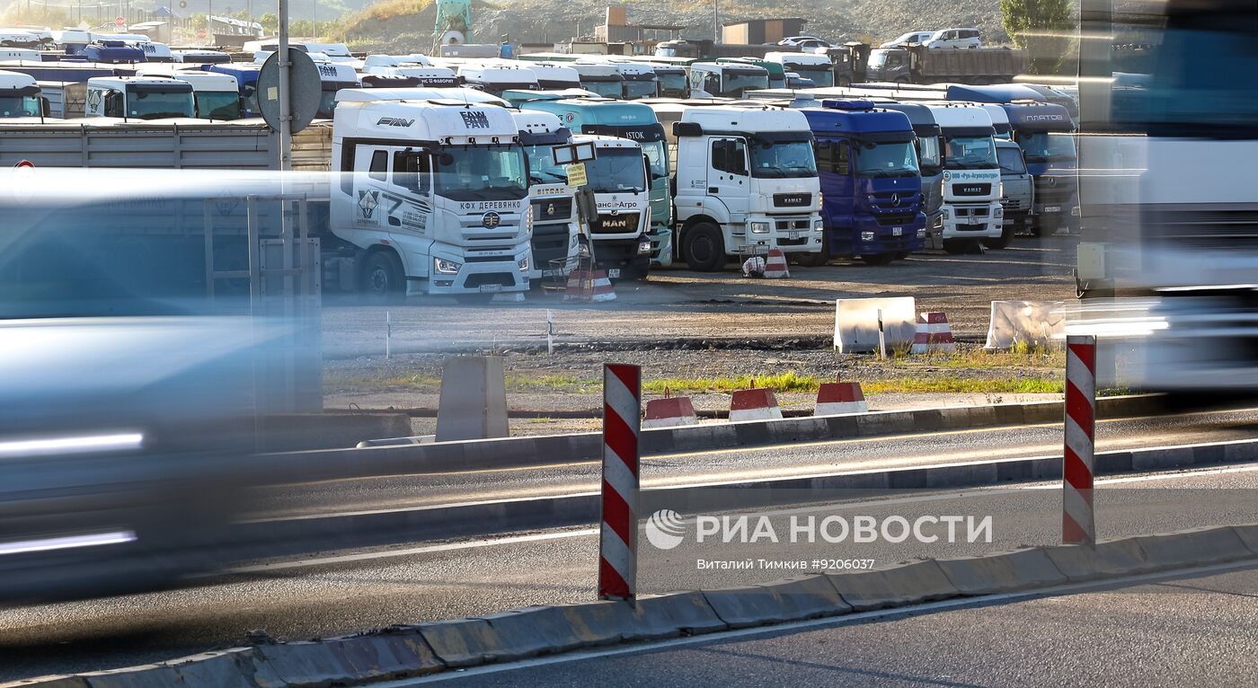 Стоянка зерновозов в Краснодарском крае