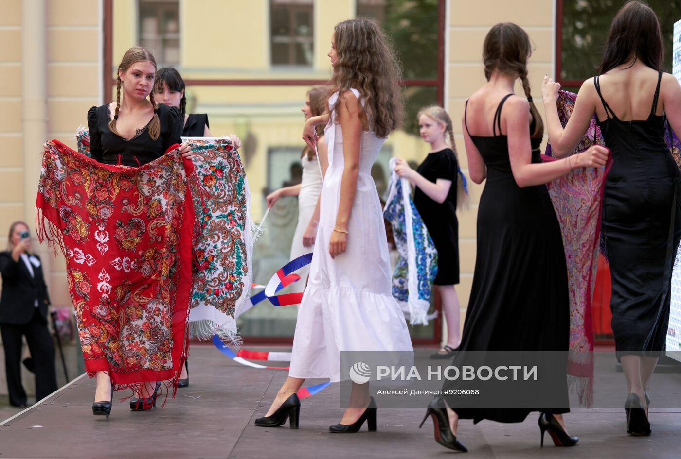 Фестиваль "Дворы Капеллы" в Санкт-Петербурге