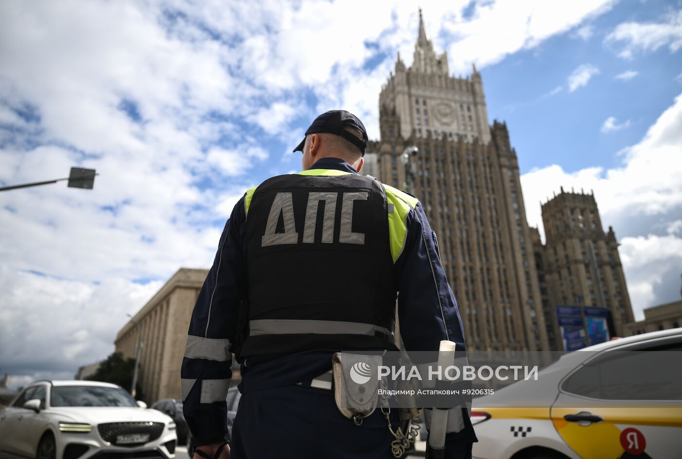 Рейд по проверке таксистов Москвы на наличие аттестации
