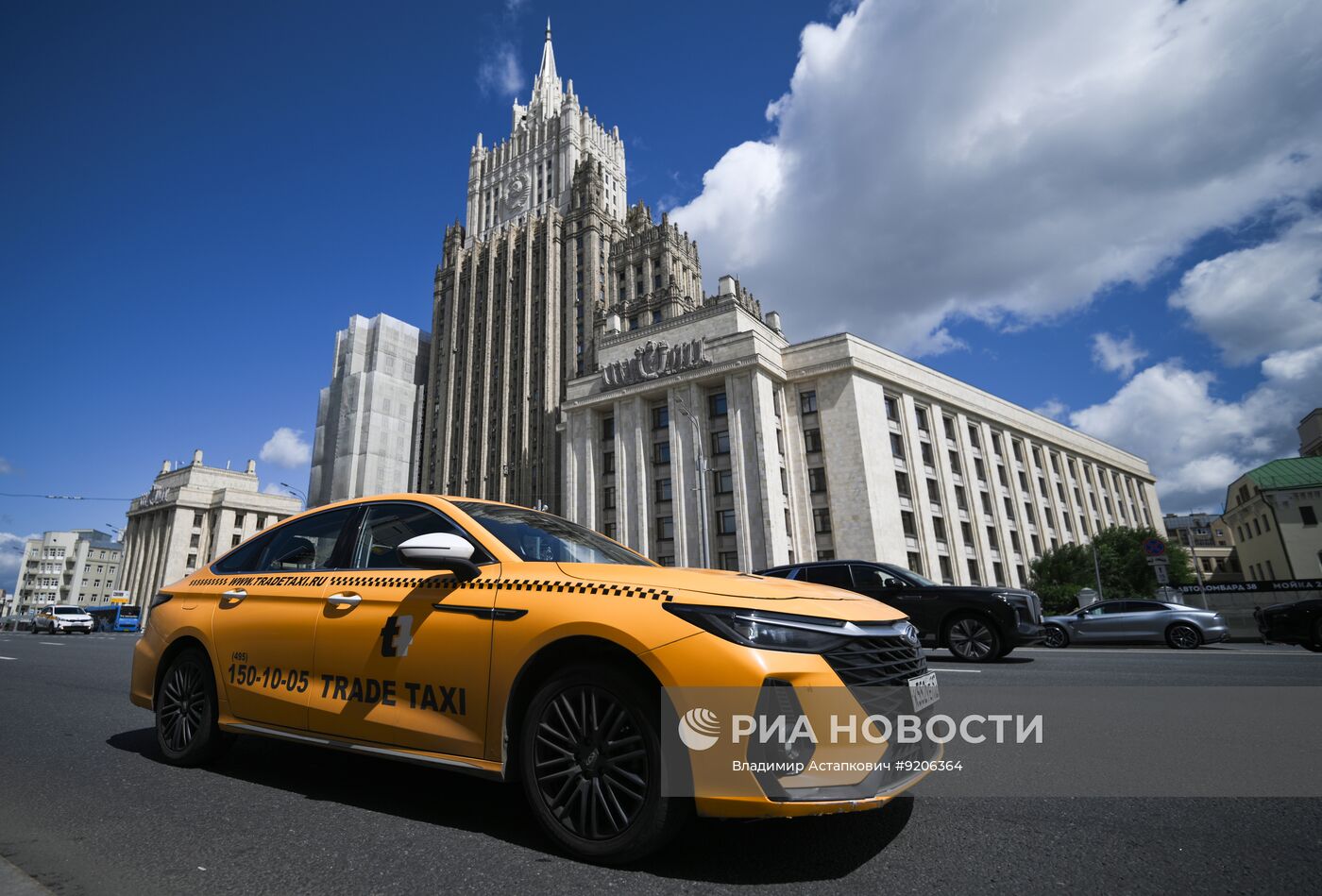Рейд по проверке таксистов Москвы на наличие аттестации