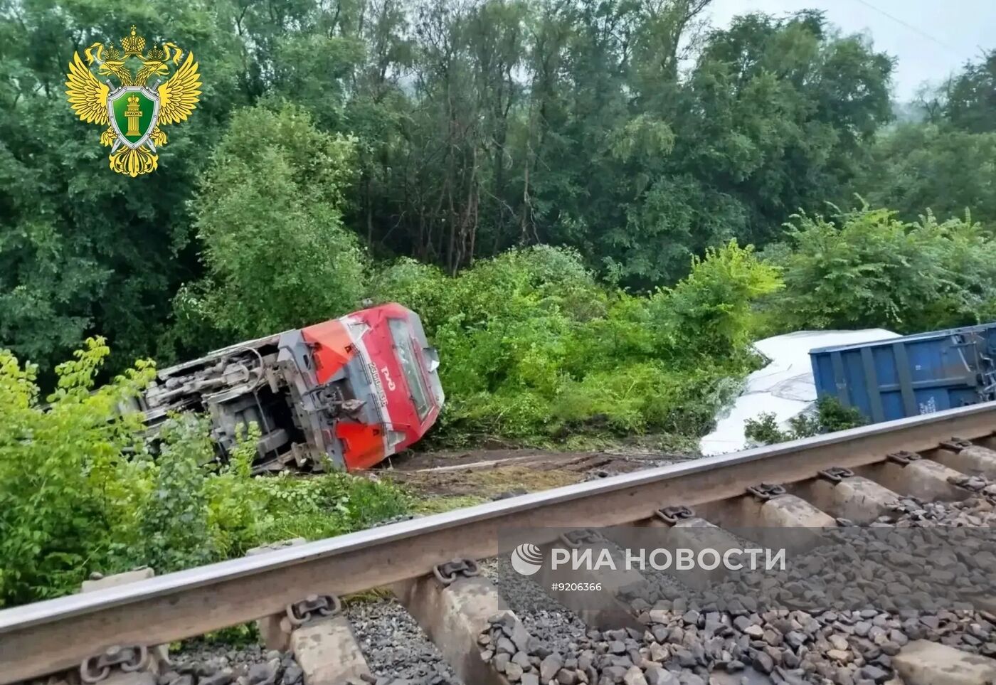 Шесть вагонов грузового поезда сошли с рельсов на Транссибе в Пермском крае