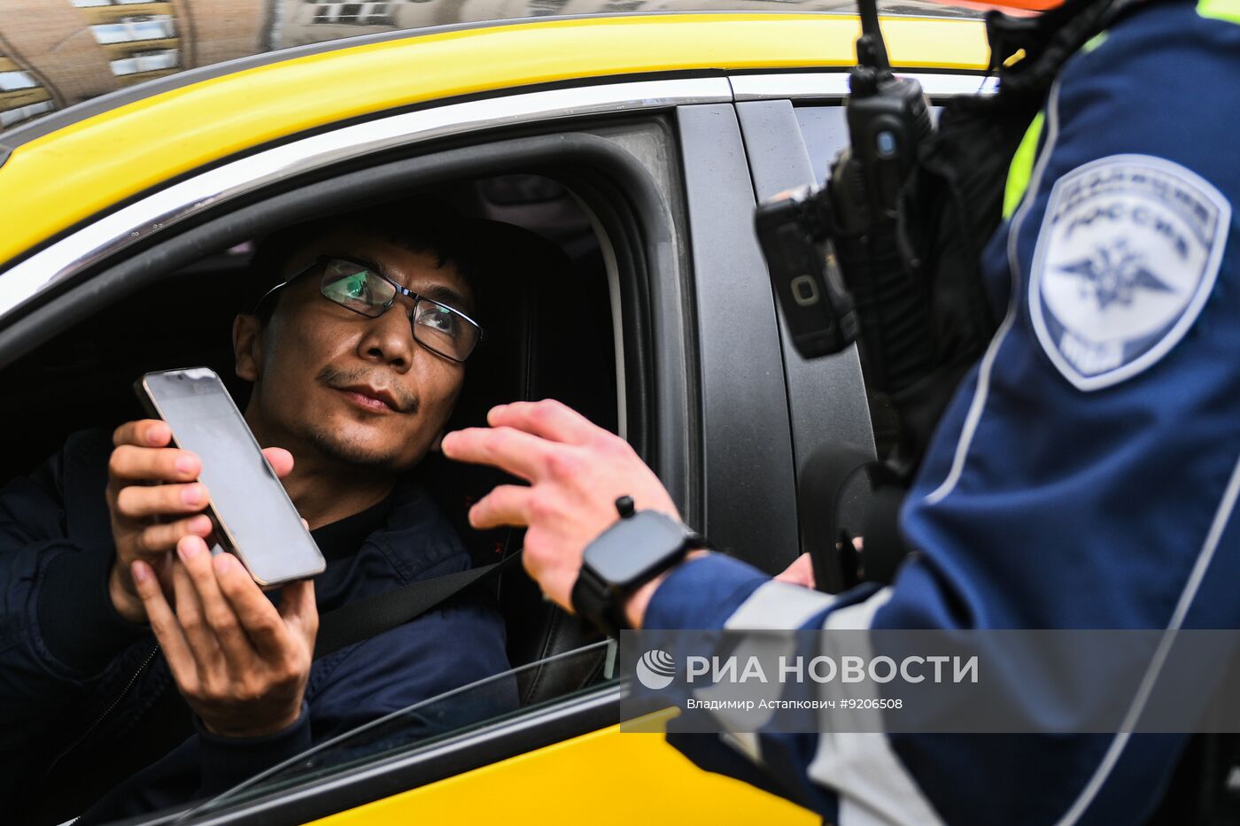 Рейд по проверке таксистов Москвы на наличие аттестации
