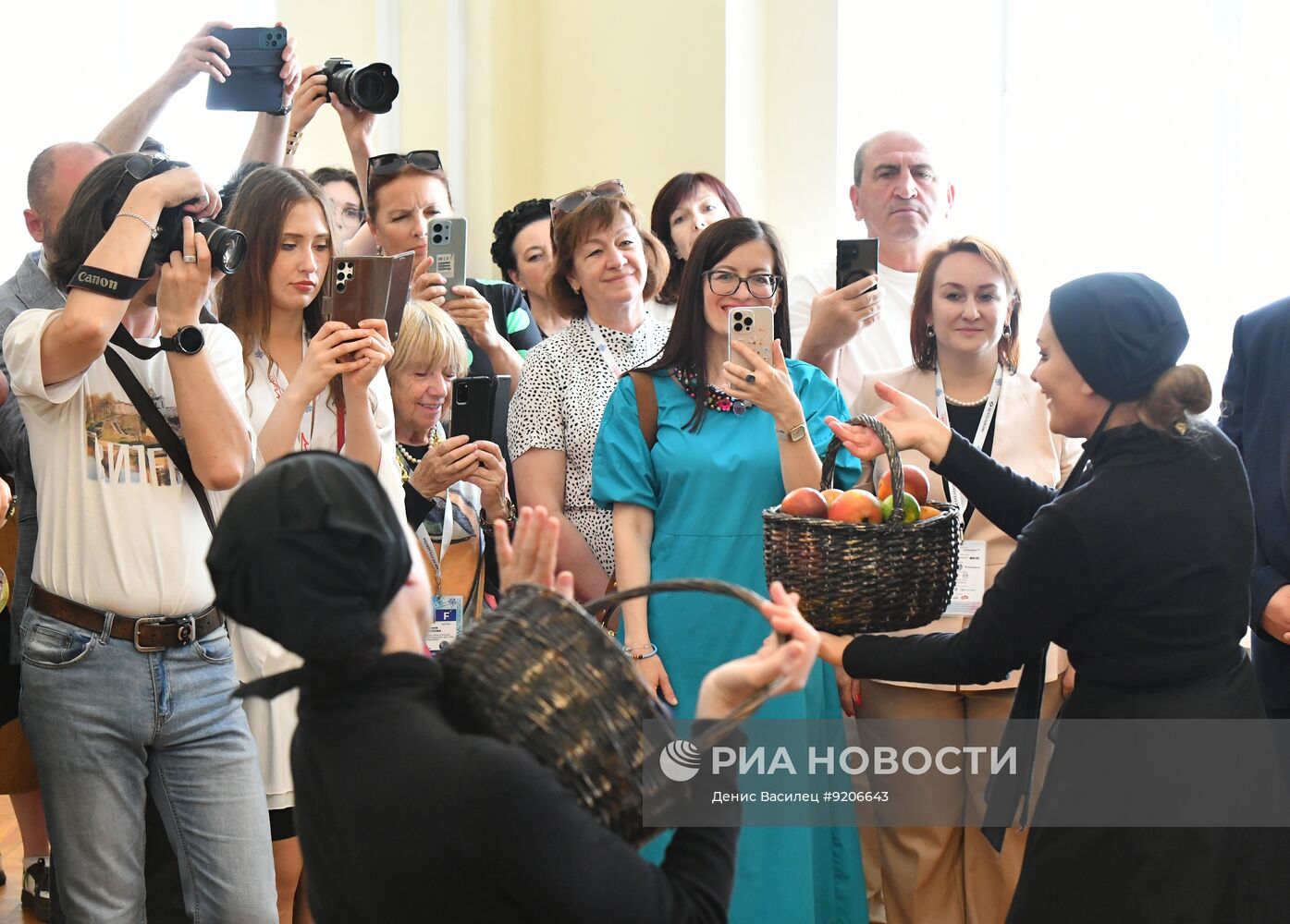 Презентация привезенной в Белоруссию картины М. Шагала в Витебске