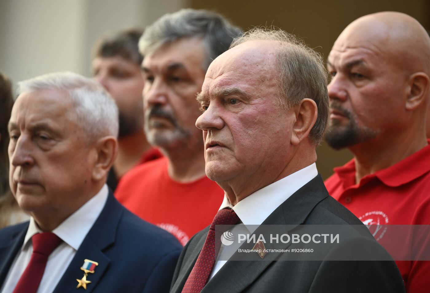 ЦИК зарегистрировала кандидатов в депутаты Госдумы от КПРФ