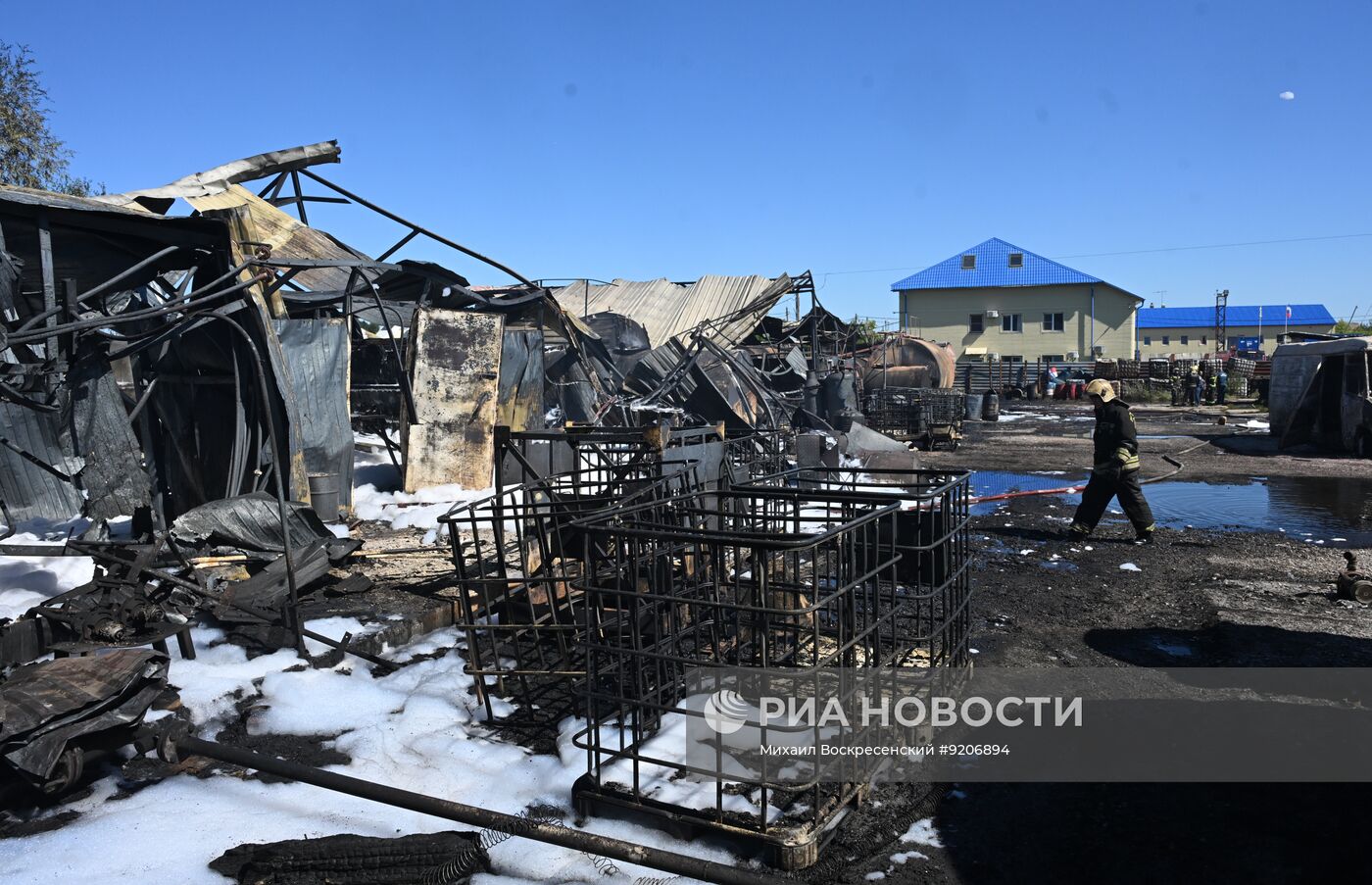 В подмосковных Бронницах ликвидируют пожар в промзоне