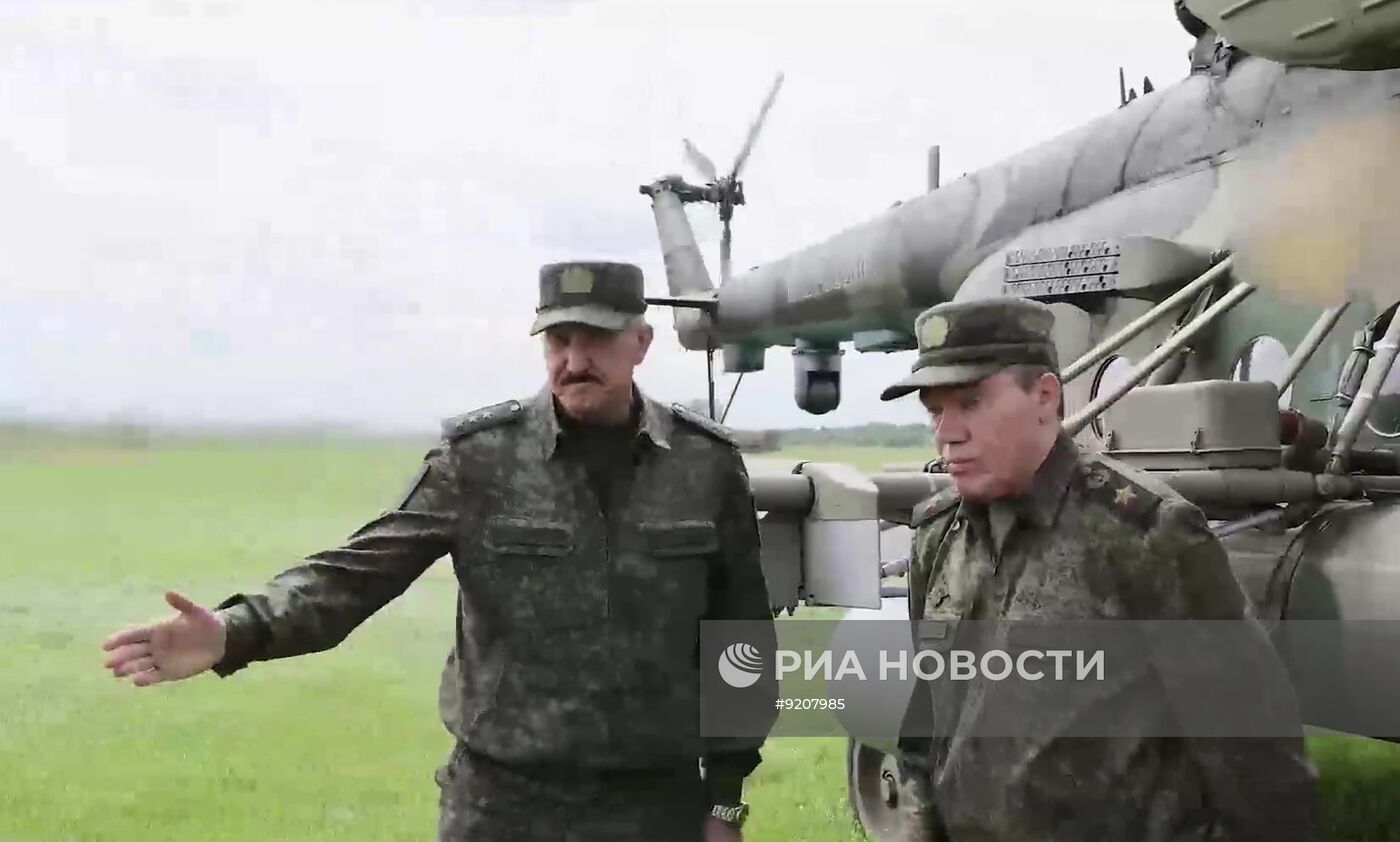 Начальник Генштаба РФ Валерий Герасимов посетил командный пункт группировки войск "Запад"