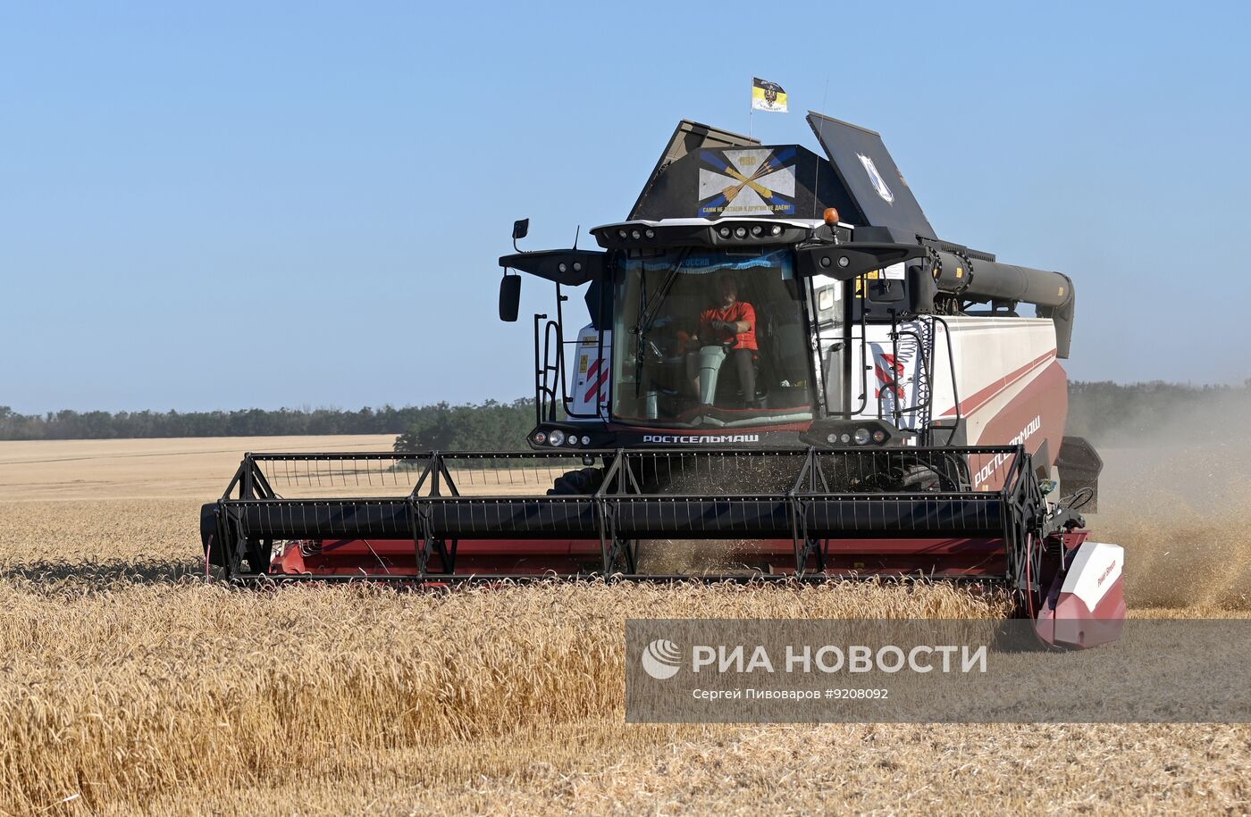 Уборка пшеницы в Ростовской области