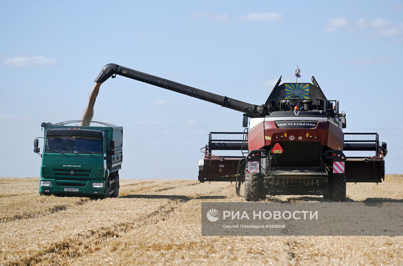 Уборка пшеницы в Ростовской области