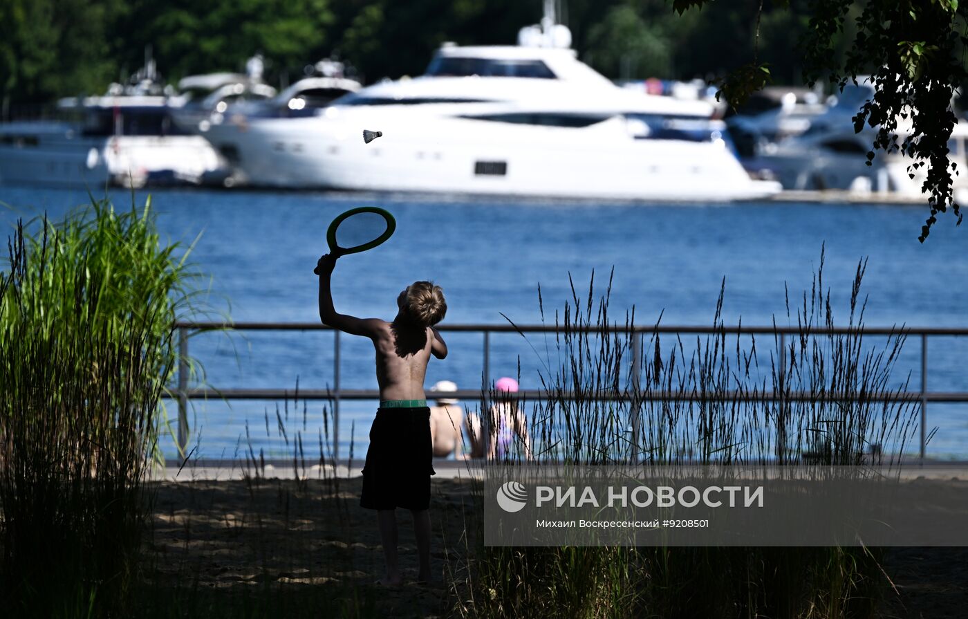 Жаркая погода в Москве