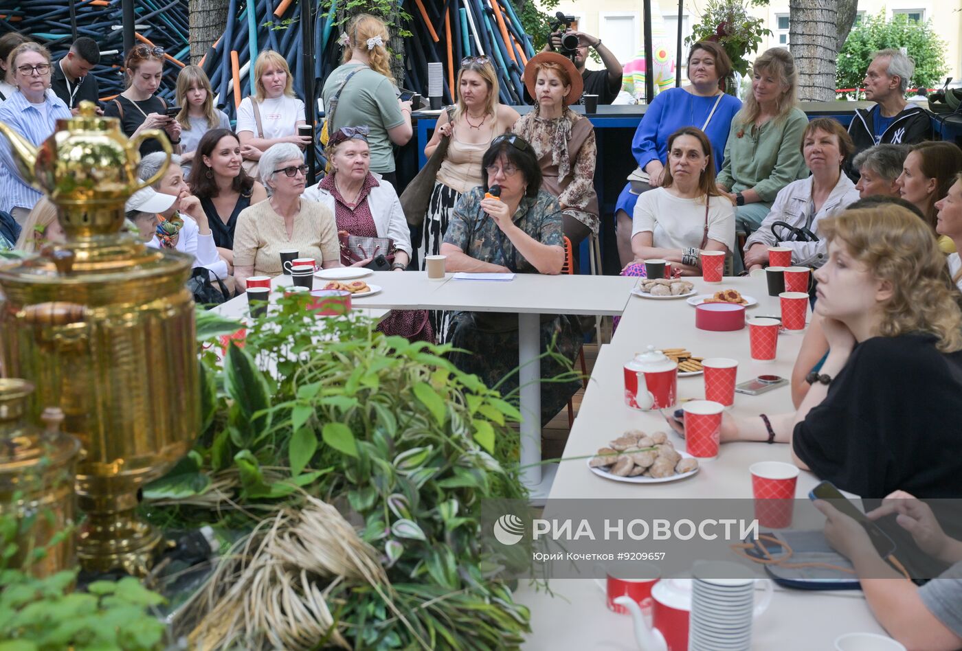 Празднование юбилея Всероссийского музея декоративного искусства