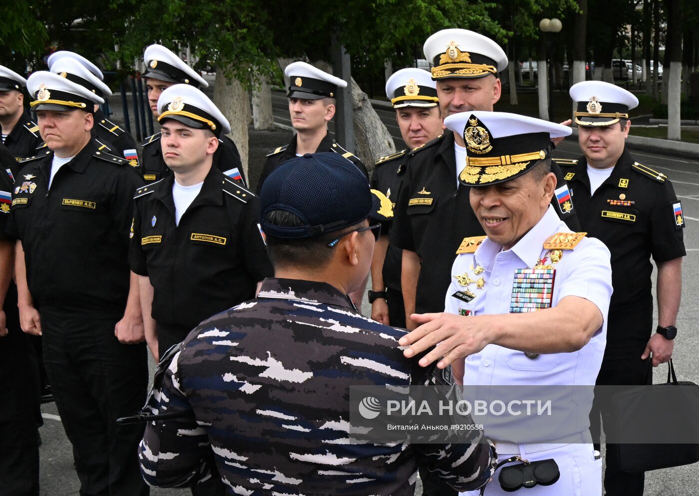 Фрегат "Густи Нгурах Рай" ВМС Индонезии прибыл во Владивосток