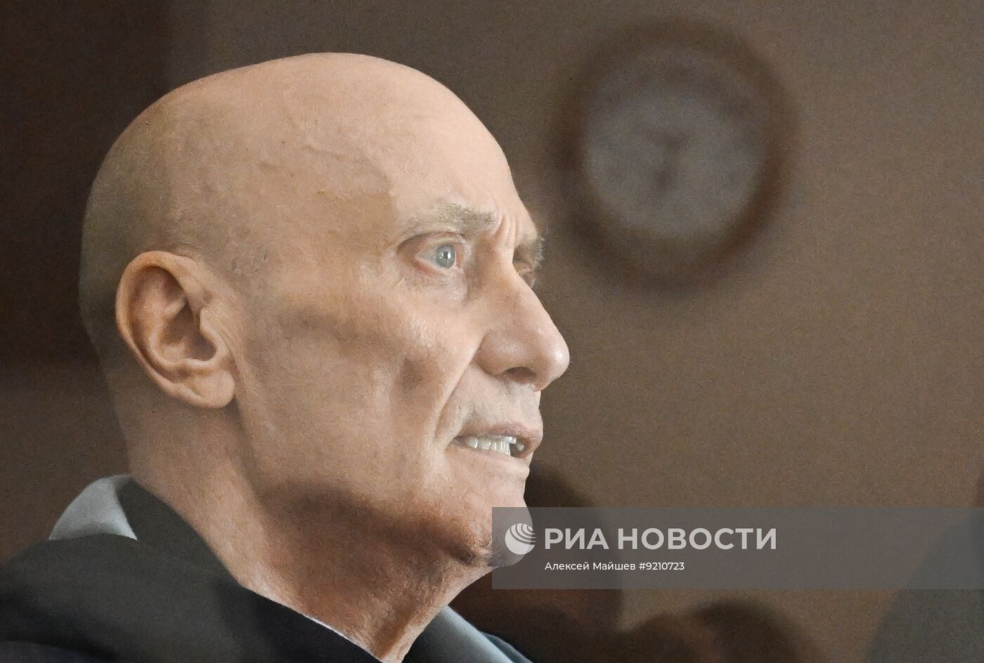 Суд по делу экс-совладельца "Азбуки вкуса" Якубовского и экс-главы Petropavlovsk Масловского в Москве