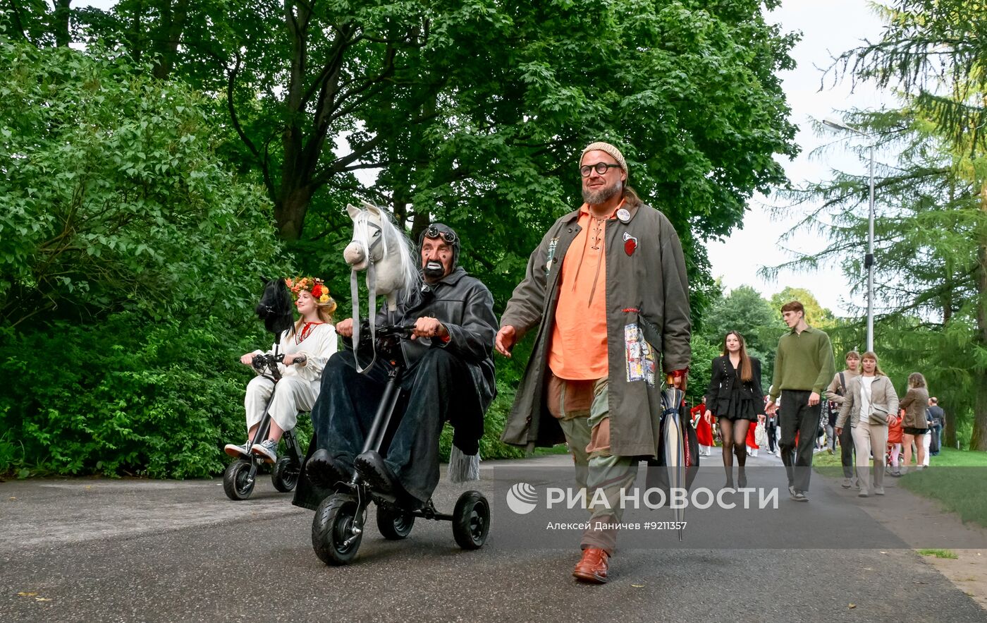 Фестиваль уличных театров в Санкт-Петербурге