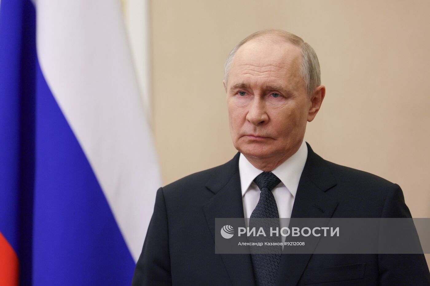 Президент Владимир Путин поздравил российских военных моряков с Днём Военно-морского флота