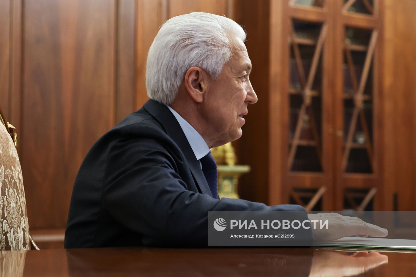 Президент Владимир Путин встретился с руководителями фракций политических партий в Государственной Думе РФ восьмого созыва