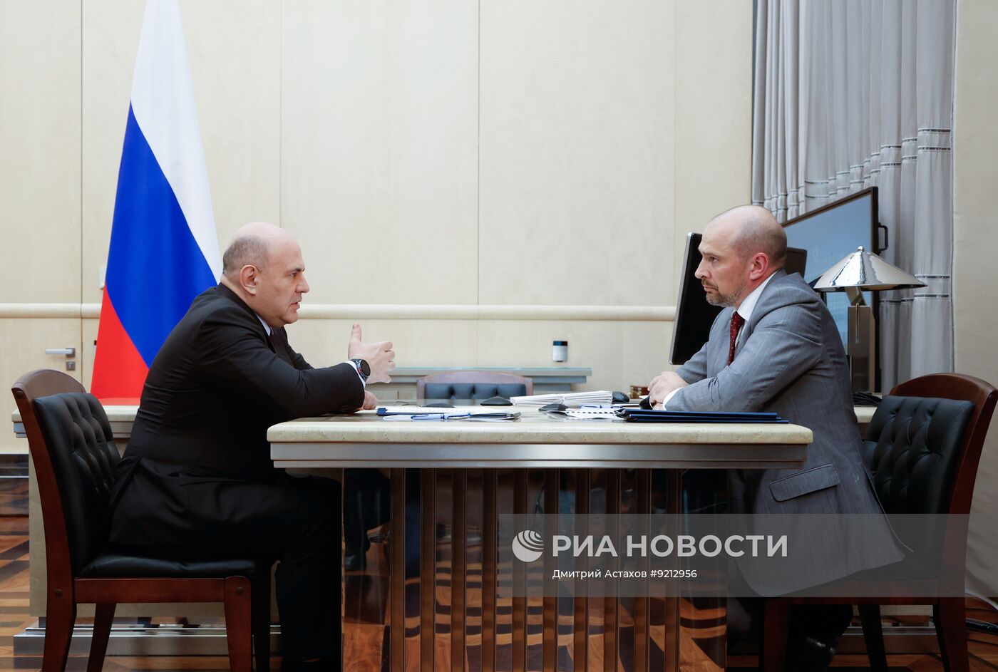 Премьер-министр Михаил Мишустин провёл встречу с руководителем Росжелдора Александром Сахаровым
