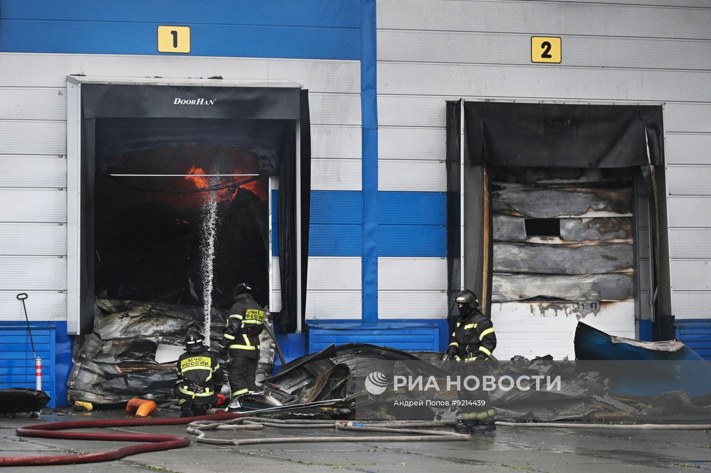 Пожар на складе DNS во Владивостоке