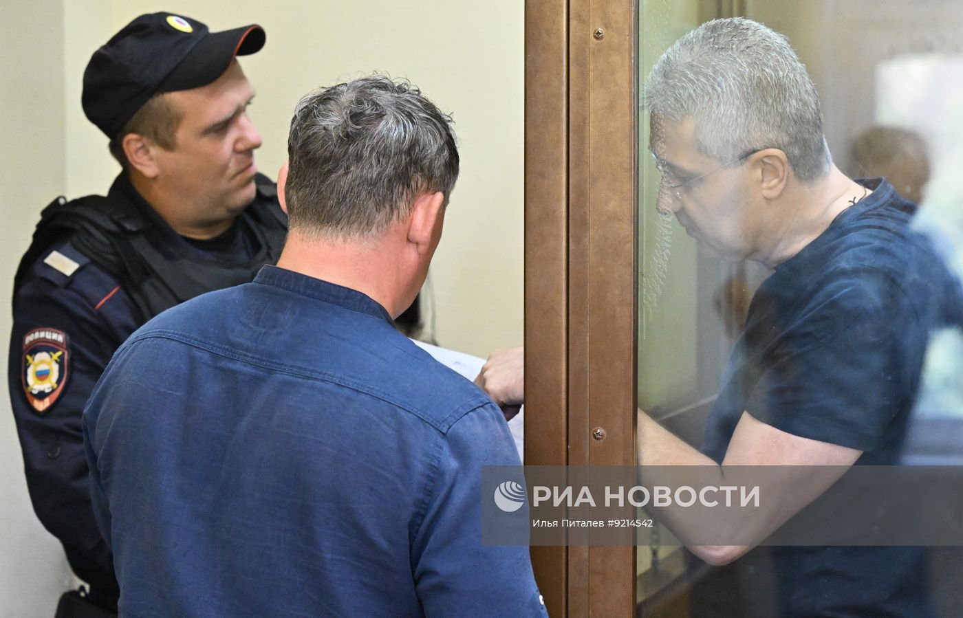 Суд по делу бывшего замминистра обороны РФ Тимура Иванова