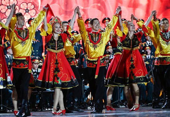 Первый всероссийский музыкальный фестиваль советской песни "Голоса наследников" в Москве