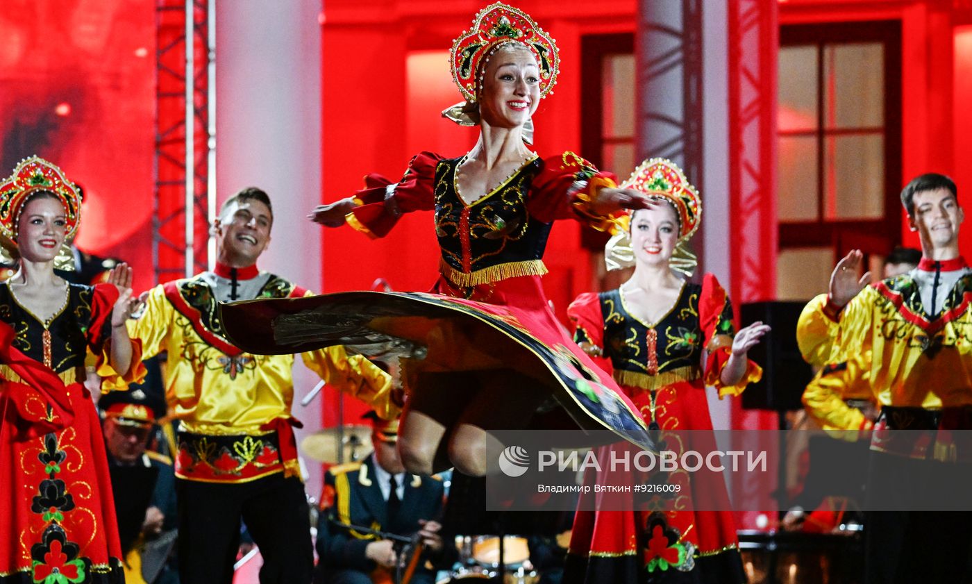 Первый всероссийский музыкальный фестиваль советской песни "Голоса наследников" в Москве
