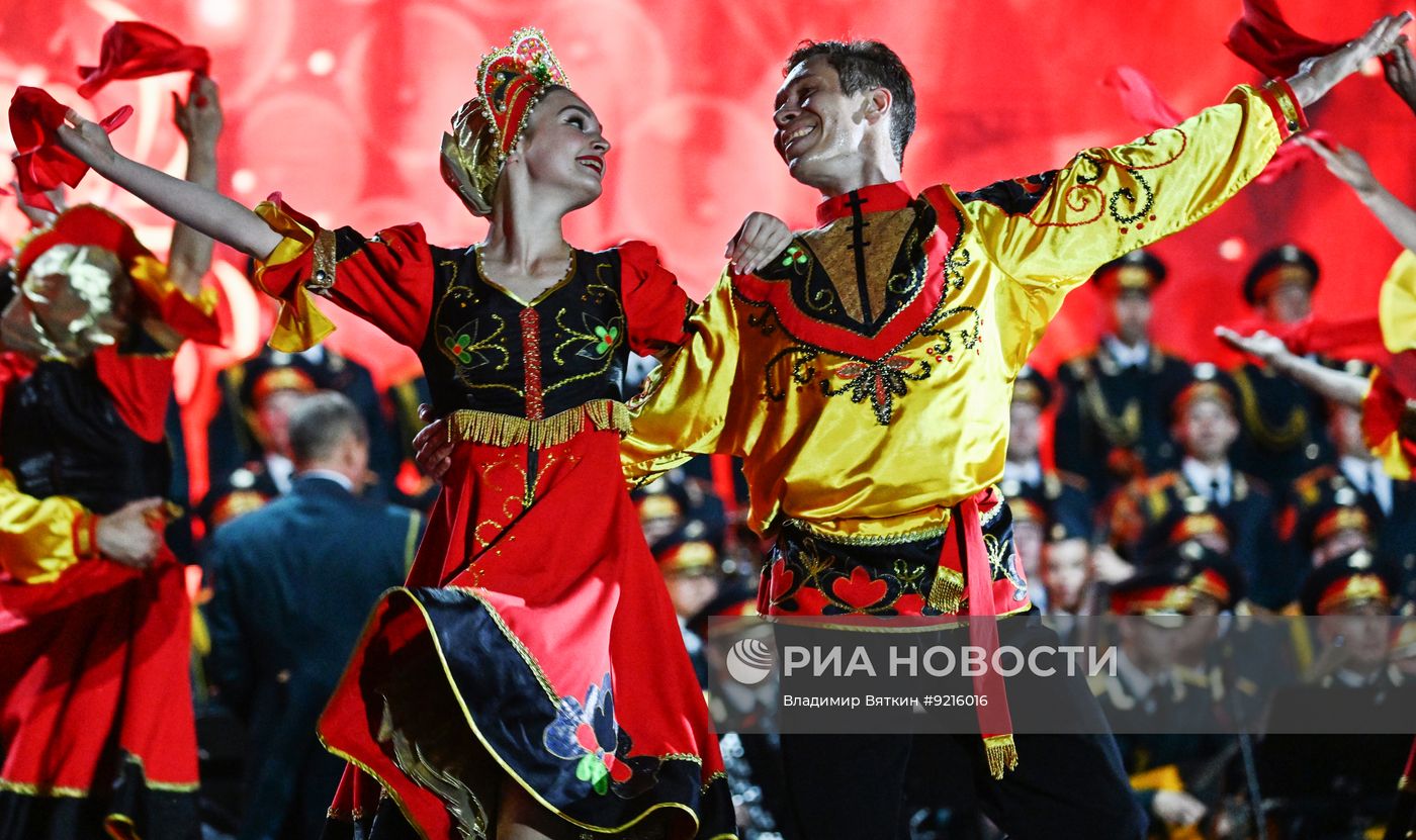 Первый всероссийский музыкальный фестиваль советской песни "Голоса наследников" в Москве