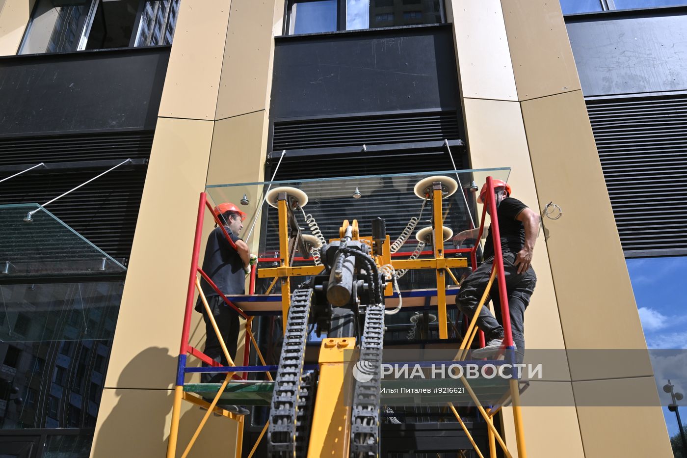 Строительство ЖК "Левел Мичуринский" в Москве