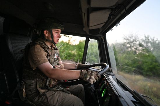 Девушка-боец Добровольческого корпуса отряда "Иван Калита" в зоне СВО