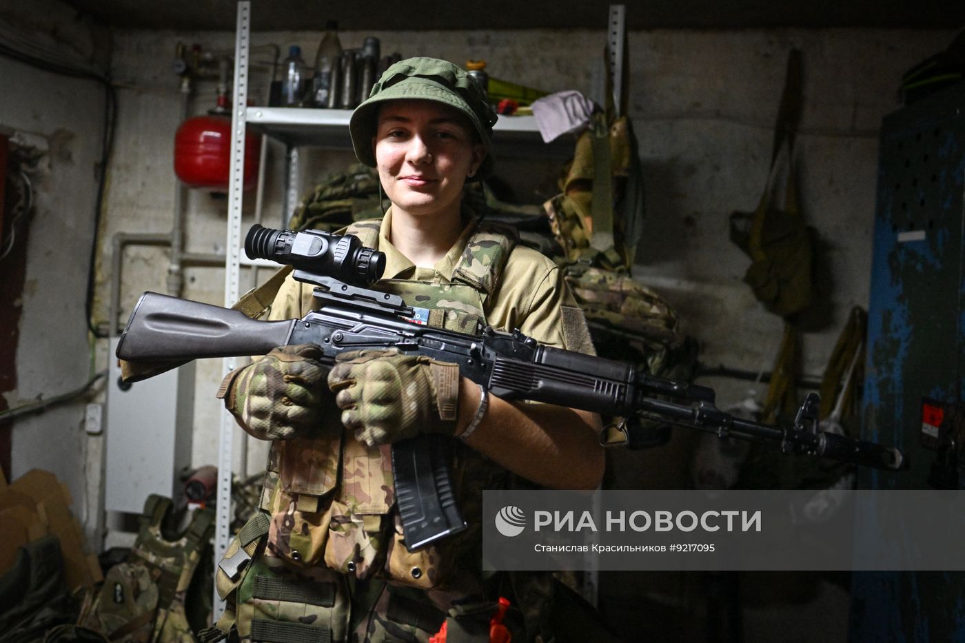 Девушка-боец Добровольческого корпуса отряда "Иван Калита" в зоне СВО