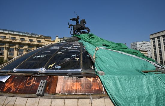 Ремонт фонтана на Манежной площади