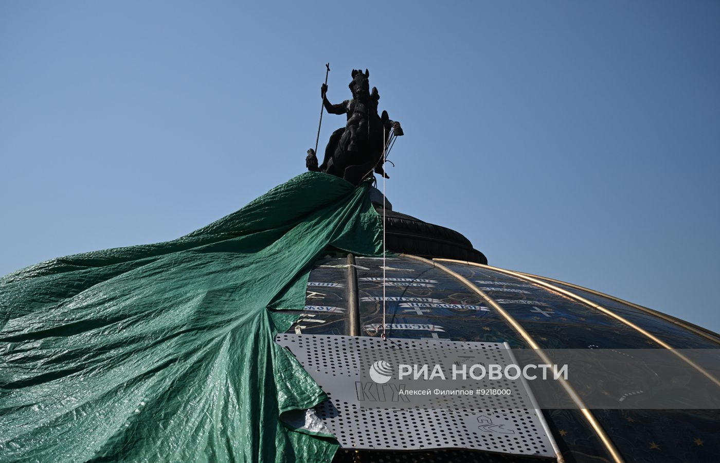 Ремонт фонтана на Манежной площади