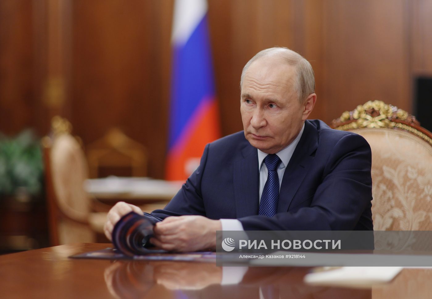 Президент Владимир Путин провел встречу с вице-премьером - полпредом в ДВФО Юрием Трутневым