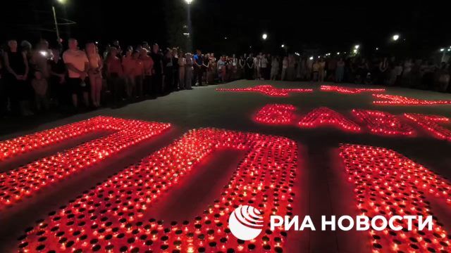 Более 4,5 тысяч свечей зажгли в Курске в годовщину вторжения ВСУ в регион