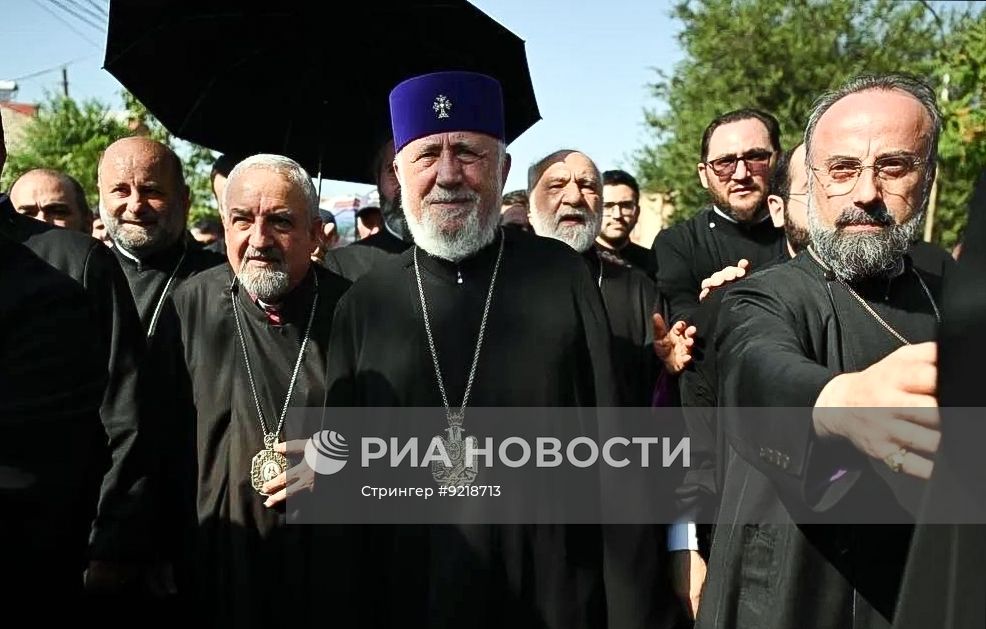 Заседание суда по делу Верховного патриарха и католикоса всех армян Гарегина II и шести епископов